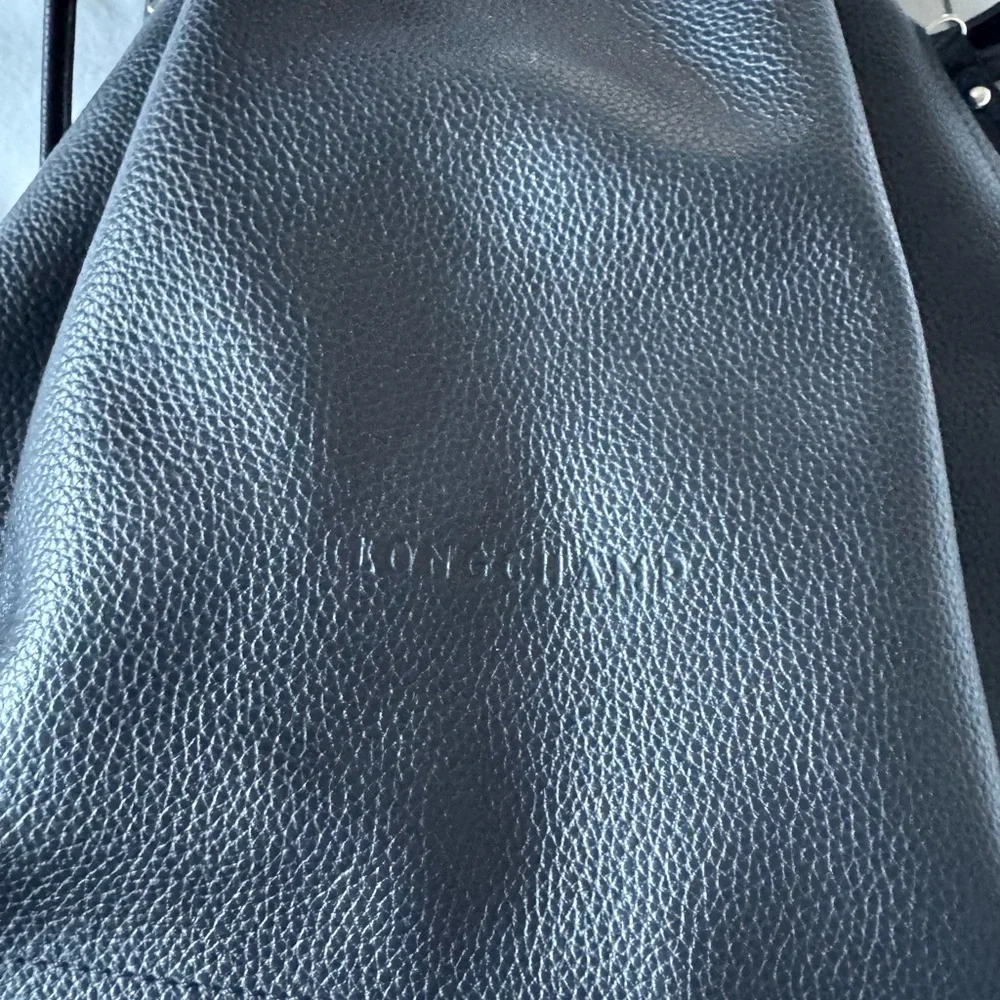Longchamp Black Bucket Bag with Logo Lining - Picture 4 of 12